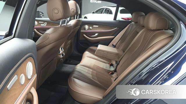 Mercedes-Benz E-Class W213 2023 Синий из Кореи, фото 3