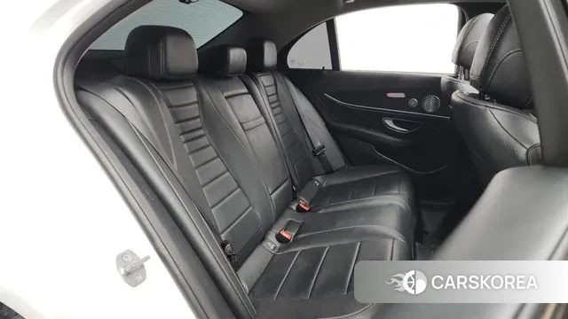 Mercedes-Benz E-Class W213 2018 Белый из Кореи, фото 3