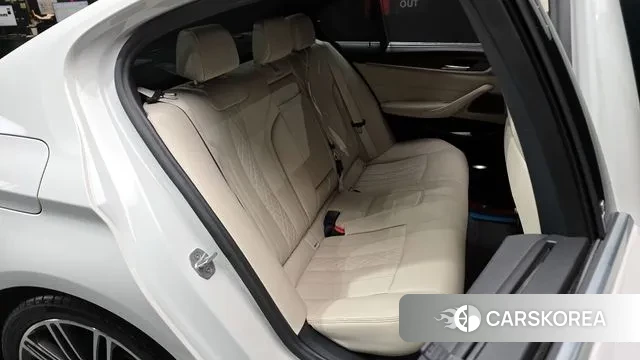 BMW 5 Series (G30) 2020 Белый из Кореи, фото 3