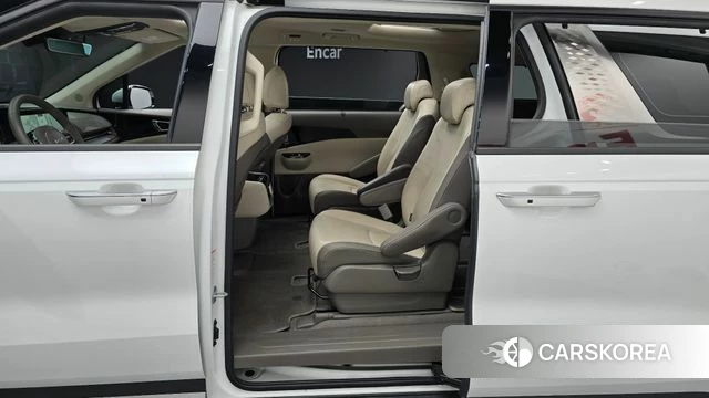 Kia Carnival 4th generation 2023 Белый из Кореи, фото 3