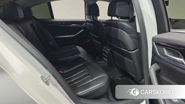 BMW 5 Series (G30) 2019 Белый из Кореи, фото 3