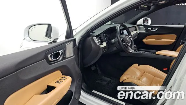 Volvo XC60 second Generation 2020 Белый из Кореи, фото 3