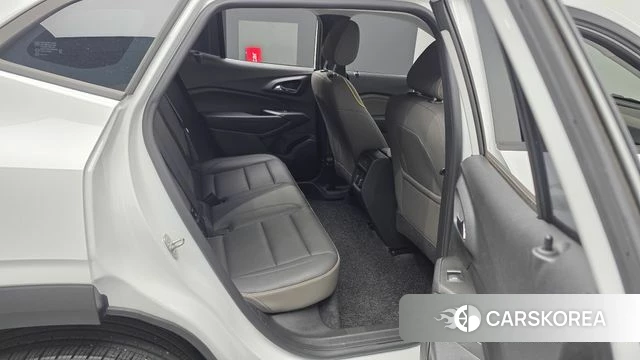 Chevrolet (GM Daewoo) Trax Crossover 2023 Белый из Кореи, фото 3