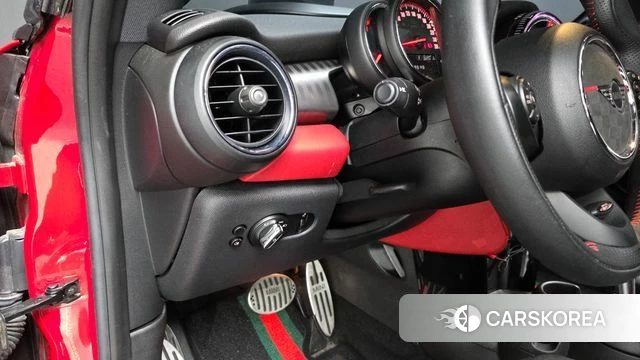 Mini Cooper S 2019 Красный из Кореи, фото 3