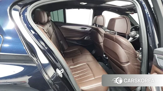 BMW 5 Series (G30) 2018 Черный из Кореи, фото 3