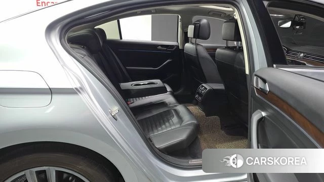 Volkswagen Passat GT (B8) 2018 Серебряный из Кореи, фото 3