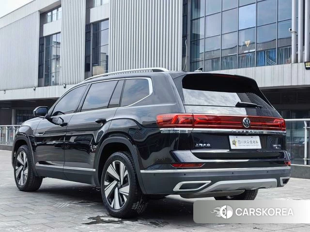 Volkswagen Tourang 2024 Черный из Китая, фото 3