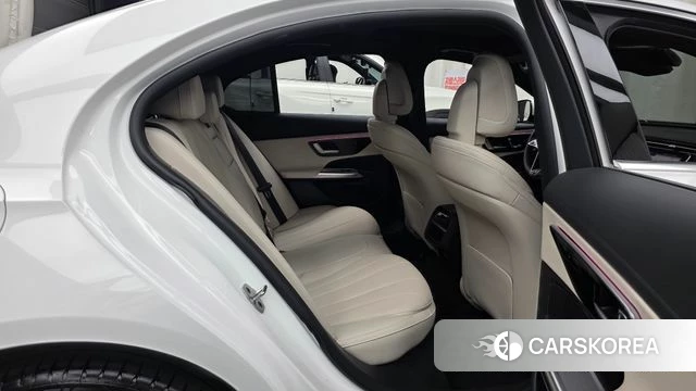 Mercedes-Benz E-Class W214 2025 Белый из Кореи, фото 3