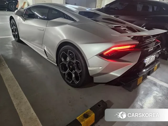 Lamborghini Huracan 2023 Серебряный из Кореи, фото 3