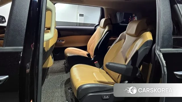 Kia Carnival 4th generation 2022 Черный из Кореи, фото 3