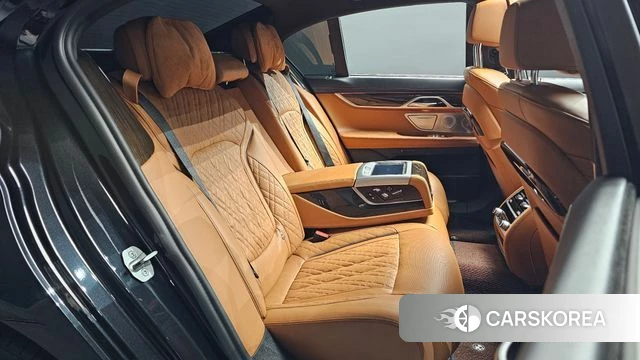 BMW 7 Series (G11) 2022 Черный из Кореи, фото 3