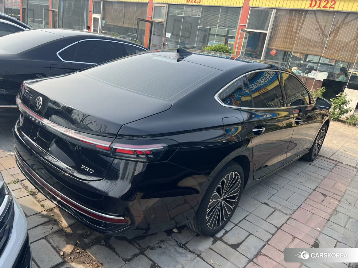 Volkswagen Passat 2024 Черный из Китая, фото 3