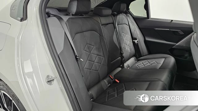 BMW 5 Series (G60) 2025 Белый из Кореи, фото 3