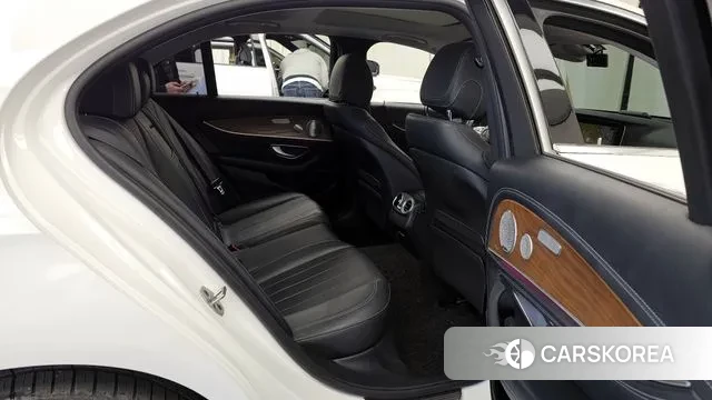 Mercedes-Benz E-Class W213 2019 Белый из Кореи, фото 3