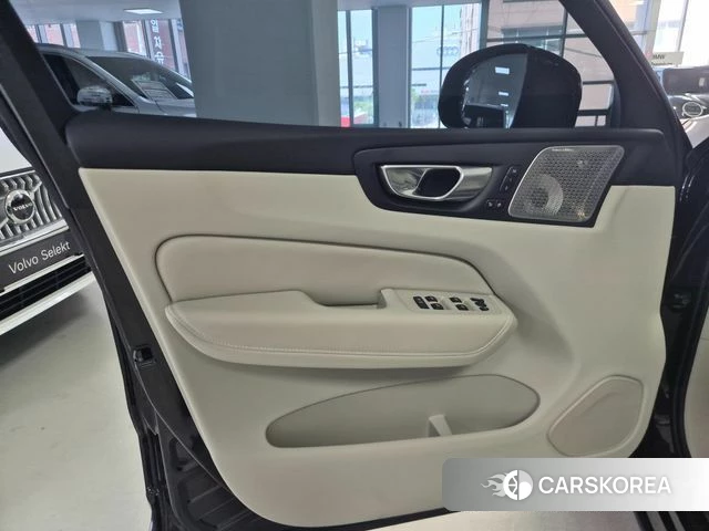 Volvo XC60 second Generation 2026 Черный из Кореи, фото 3