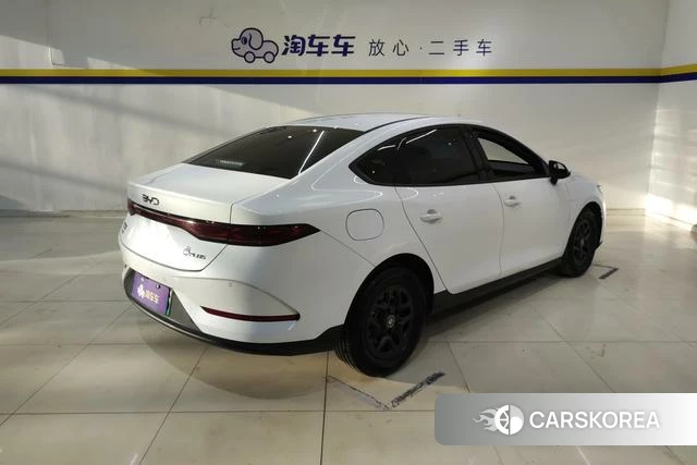 BYD Qin PLUS DM 2025 Белый из Китая, фото 3