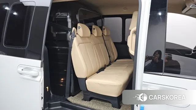 Hyundai Staria 2022 Белый из Кореи, фото 3