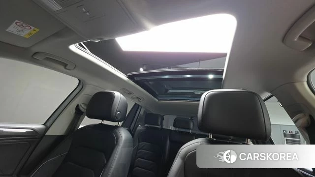 Volkswagen Tiguan second Generation 2022 Серебряный из Кореи, фото 3