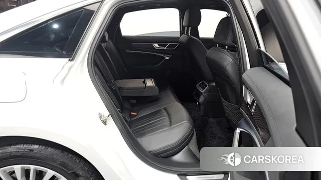 Audi A6 (C8) 2019 Белый из Кореи, фото 3