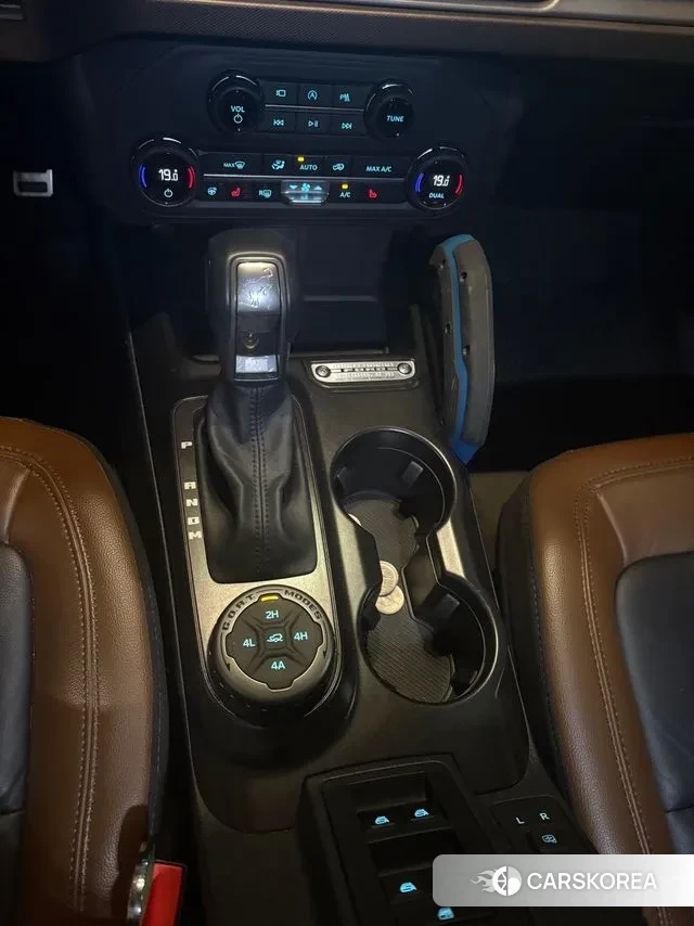 Ford Bronco 6th Generation 2023 Черный из Кореи, фото 3