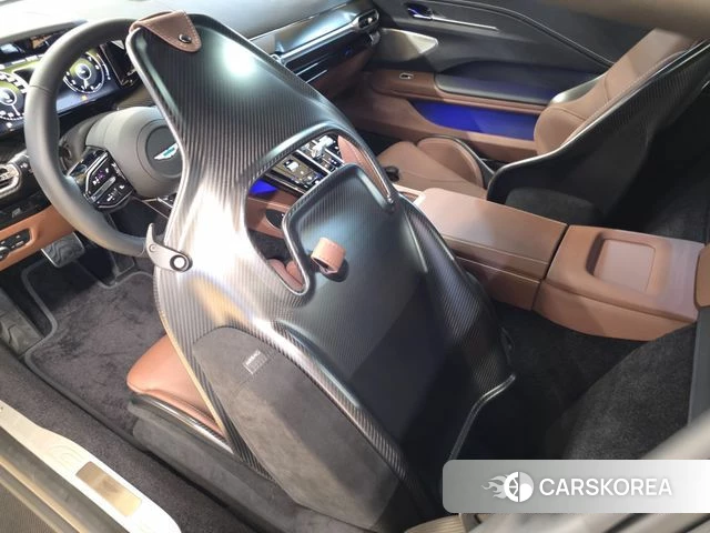 Aston Martin Vantage 2nd Generation 2025 Серебристо-серый из Кореи, фото 3