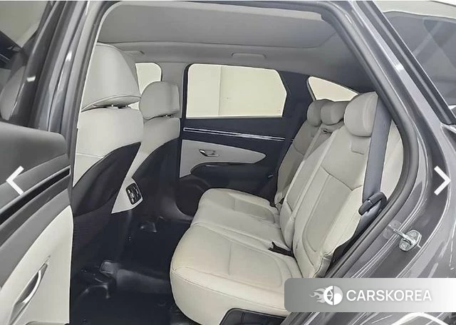 Hyundai Tucson (NX4) 2021 Серебристо-серый из Кореи, фото 3