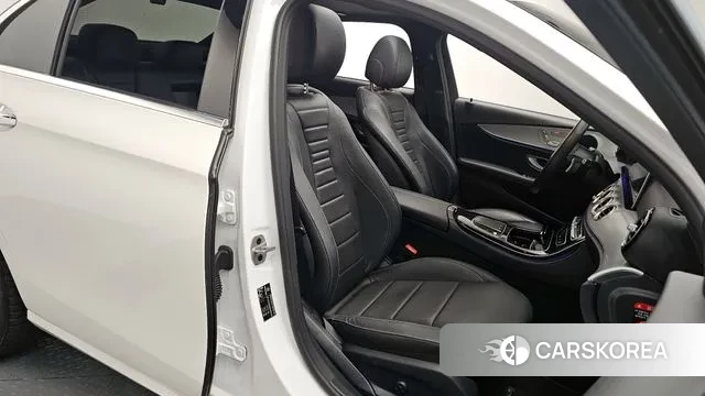 Mercedes-Benz E-Class W213 2020 Белый из Кореи, фото 3