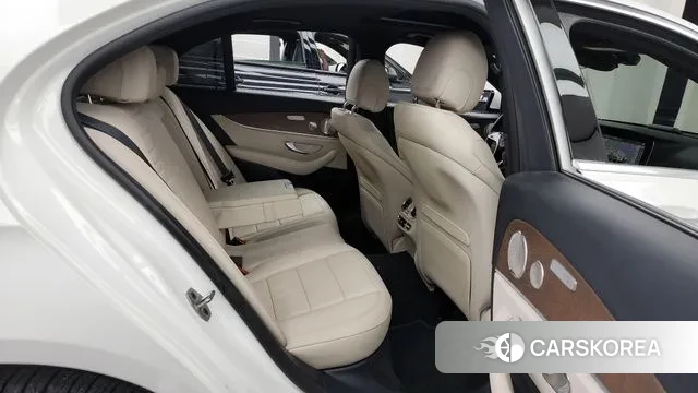 Mercedes-Benz E-Class W213 2021 Белый из Кореи, фото 3