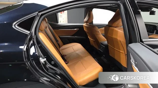 Toyota Camry (XV80) 2025 Черный из Кореи, фото 3