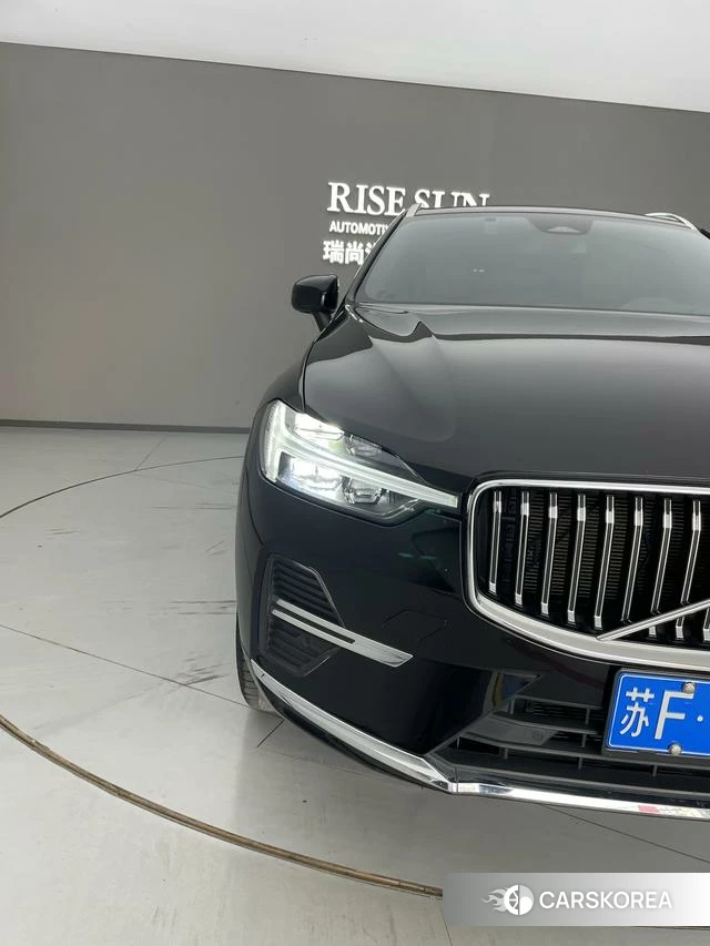 Volvo XC60 2023 Черный из Китая, фото 3