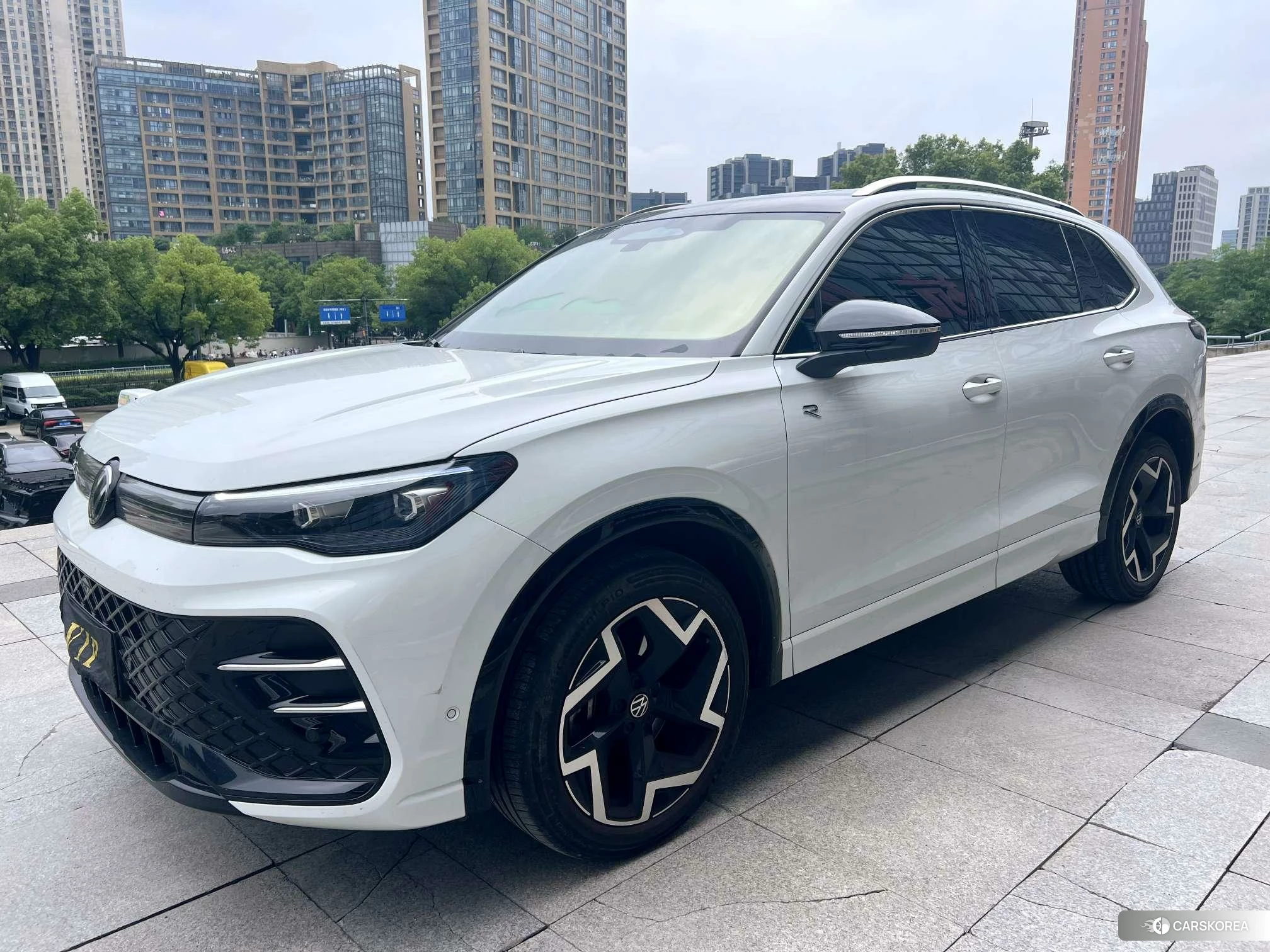 Volkswagen Tiguan L 2024 Белый из Китая, фото 3