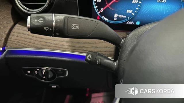 Mercedes-Benz E-Class W213 2022 Белый из Кореи, фото 3