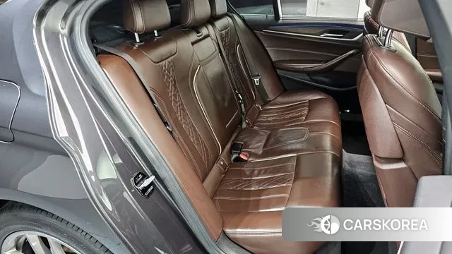 BMW 5 Series (G30) 2018 Черный из Кореи, фото 3