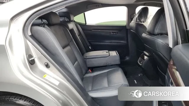 Lexus New ES300h 2018 Цвет тростника из Кореи, фото 3