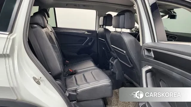 Volkswagen Tiguan Allspace 2020 Белый из Кореи, фото 3