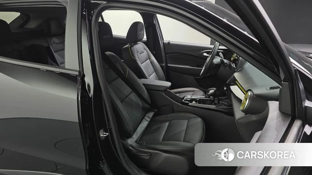 Chevrolet (GM Daewoo) Trax Crossover 2023 Черный из Кореи, фото 3