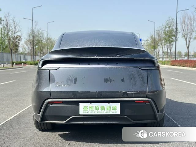 Tesla Model Y 2025 Темно-серый из Китая, фото 3