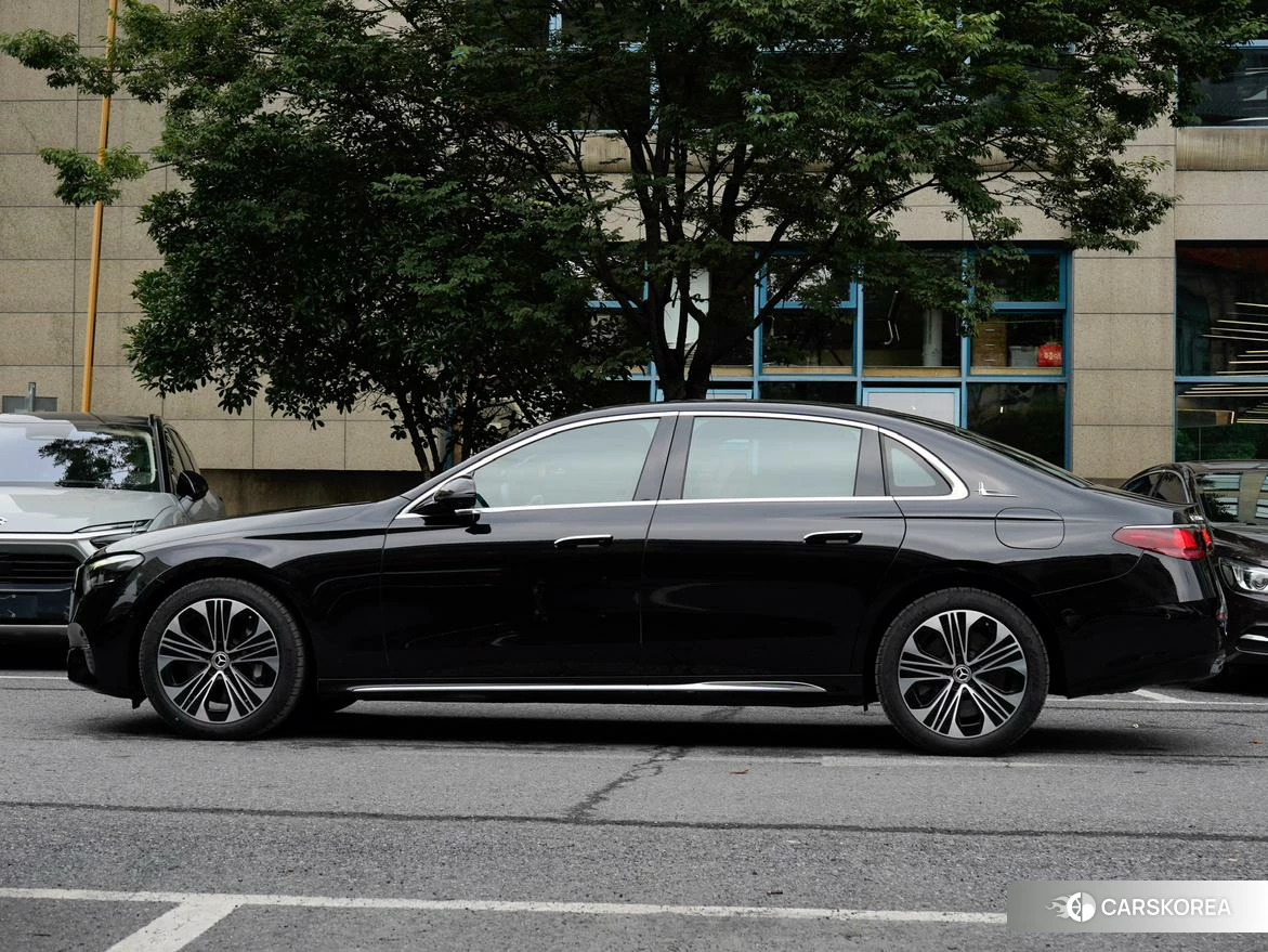 Mercedes-Benz E-class PHEV 2024 Черный из Китая, фото 3