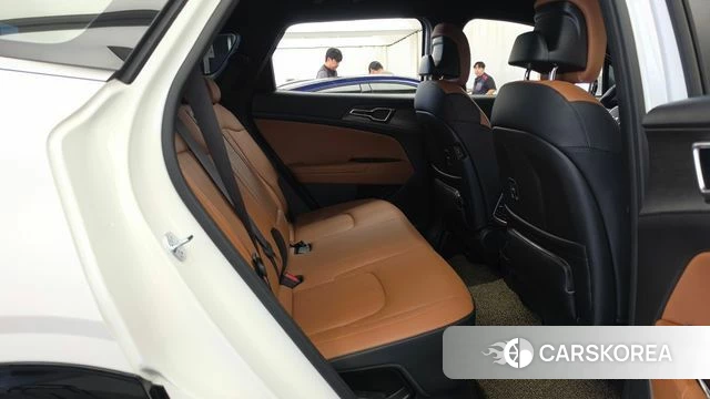 Kia Sportage 5th Generation Hybrid 2024 Белый из Кореи, фото 3