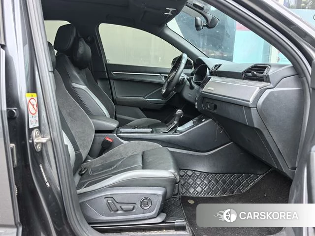 Audi Q3 Sportback 2023 Темно-серый из Китая, фото 3