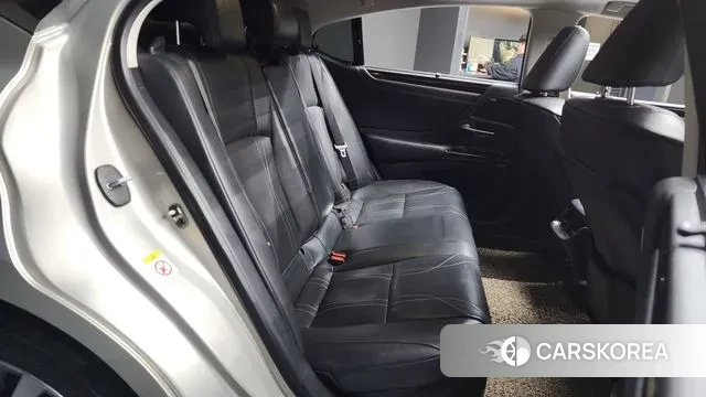 Lexus ES300h 7th generation 2019 Песочный из Кореи, фото 3