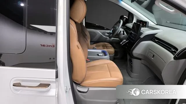 Hyundai Staria 2024 Белый из Кореи, фото 3