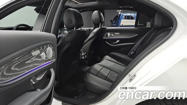 Mercedes-Benz E-Class W213 2021 Белый из Кореи, фото 3