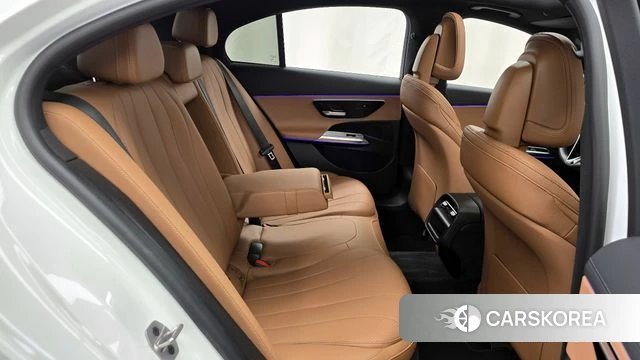 Mercedes-Benz E-Class W214 2024 Белый из Кореи, фото 3