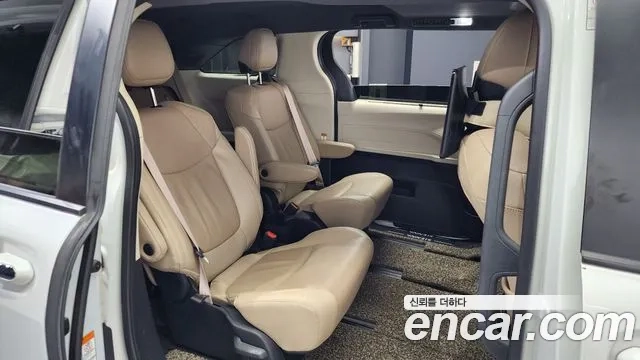 Toyota Sienna 4th Generation 2021 Белый из Кореи, фото 3