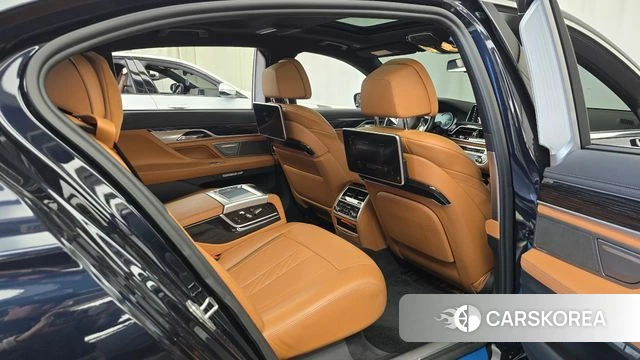 BMW 7 Series (G11) 2018 Черный из Кореи, фото 3