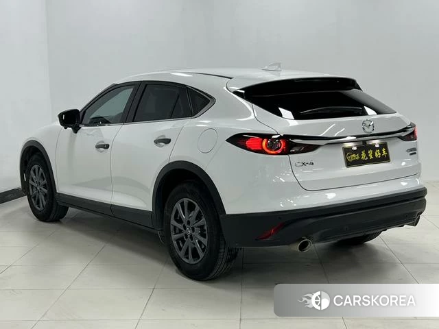 Mazda CX-4 2023 Белый из Китая, фото 3