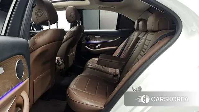 Mercedes-Benz E-Class W213 2018 Белый из Кореи, фото 3