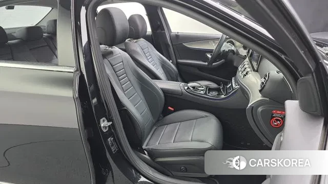 Mercedes-Benz E-Class W213 2019 Черный из Кореи, фото 3