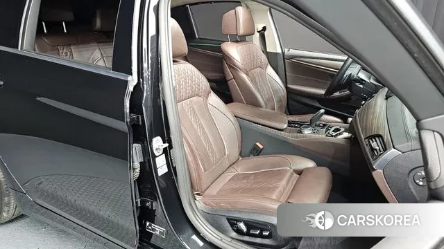 BMW 5 Series (G30) 2022 Черный из Кореи, фото 3